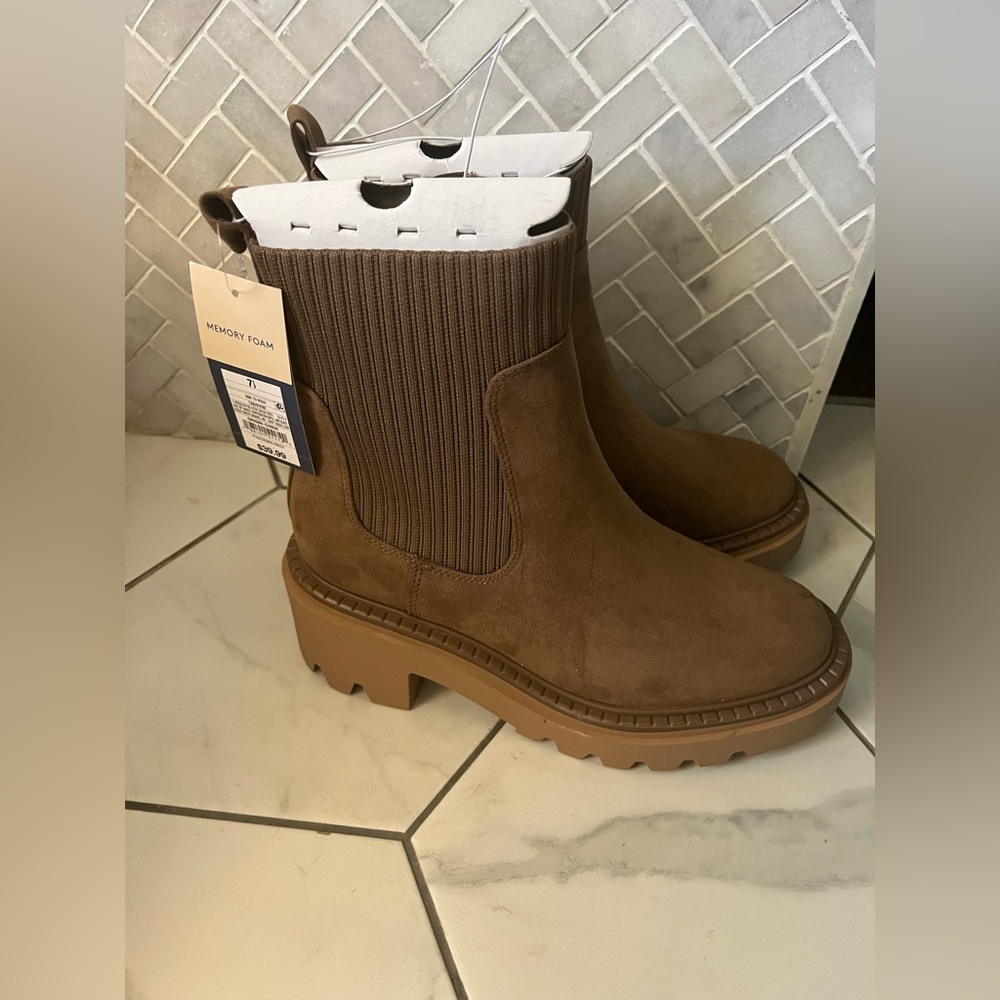 Universal Thread Brown Ankle Booties